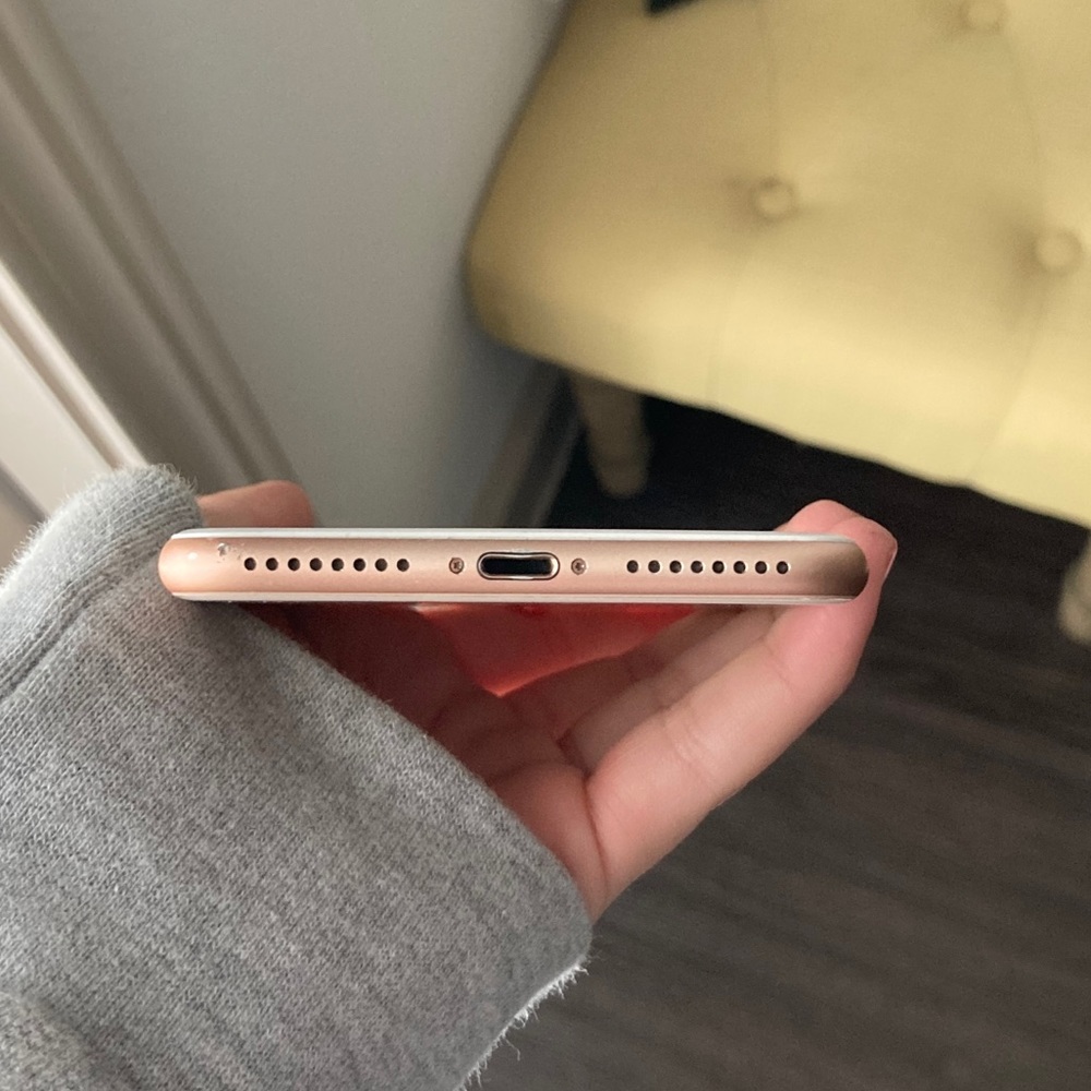 Iphone 8 plus Rose Gold - Picture 5 of 5